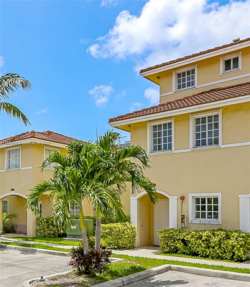 2054 NE 167th St # 122, North Miami Beach FL 33162