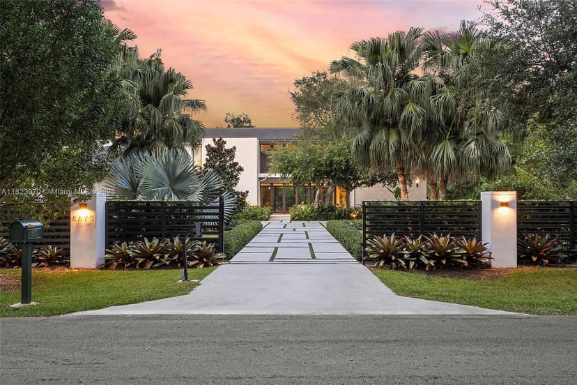 8875 SW 61st Ct, Pinecrest FL 33156