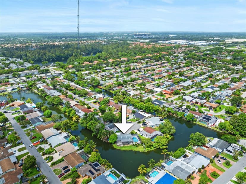 3813 S Lake Ter, Miramar FL 33023
