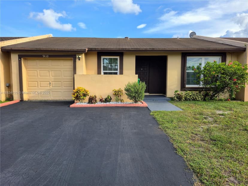 9410 S Meadows Cir, Miramar FL 33025