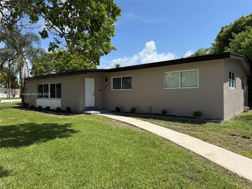 19201 Flag Dr, Cutler Bay FL 33157