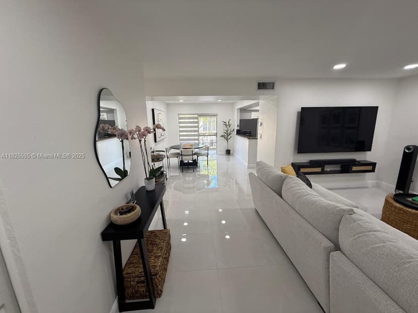 8401 SW 107th Ave # 364E, Miami FL 33173