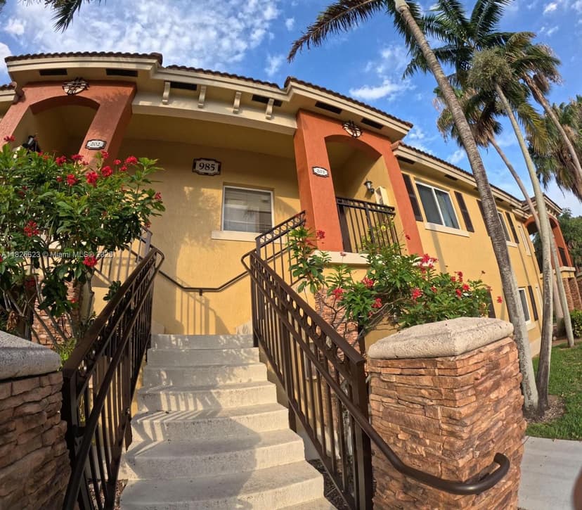 985 NE 34th Ave # 203, Homestead FL 33033