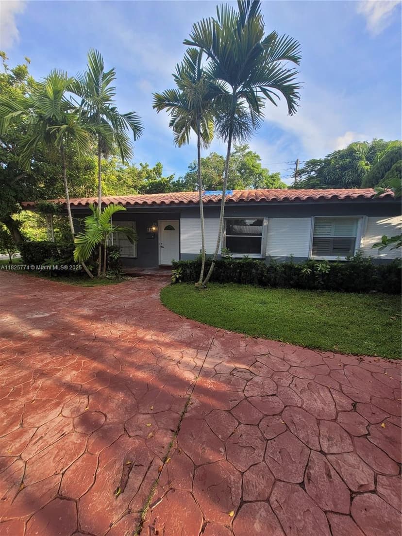 1132 Moffett St, Hallandale Beach FL 33009