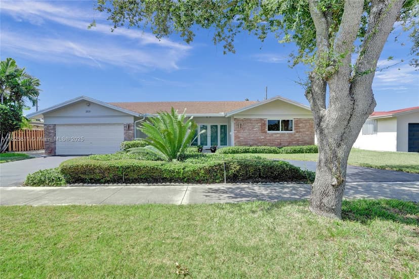 2031 NE 62nd St, Fort Lauderdale FL 33308