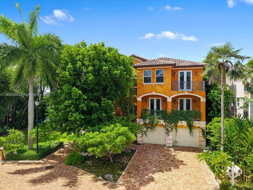5843 Paradise Point Dr, Palmetto Bay FL 33157