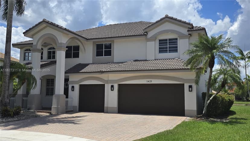 1425 Crossbill Ct, Weston FL 33327