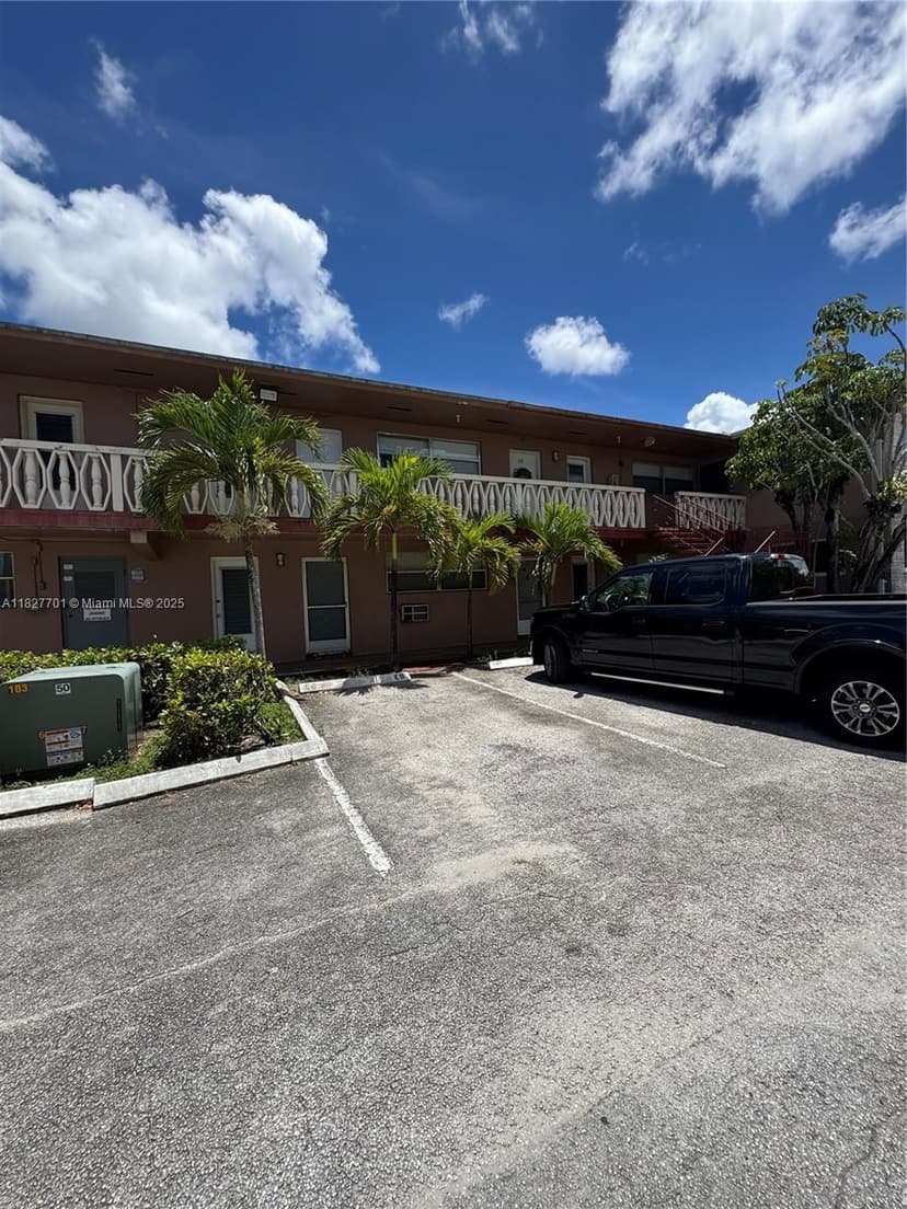 270 NE 191st St # 108, Miami FL 33179