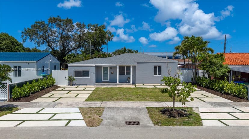 921 NW 30th Ct, Miami FL 33125