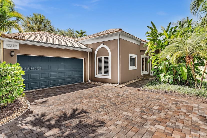 10370 NW 11th St, Plantation FL 33322