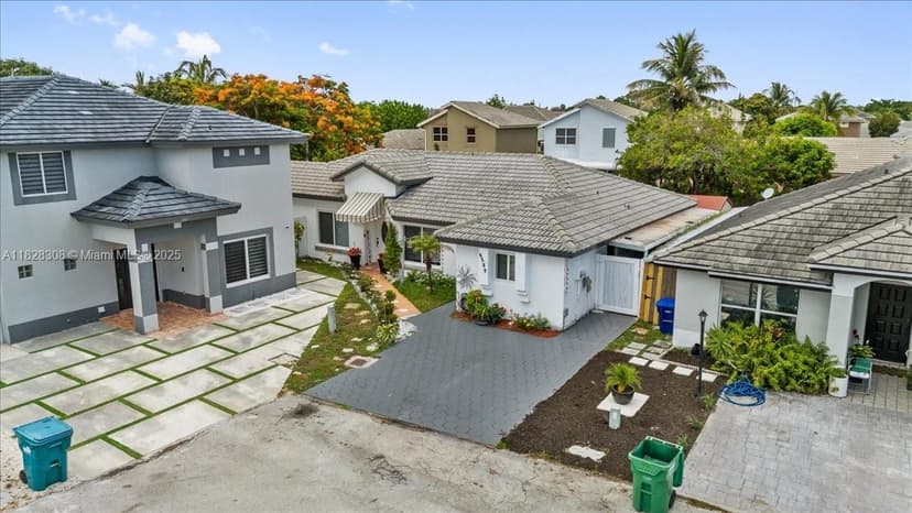 5259 NW 184th Ln, Miami Gardens FL 33055