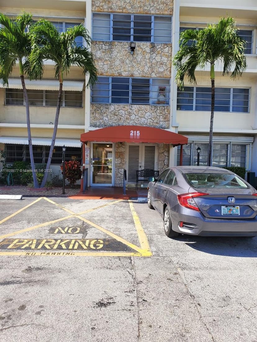 215 SE 3rd Ave # 302D, Hallandale Beach FL 33009