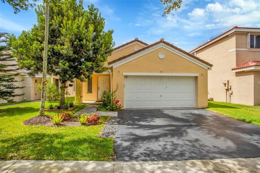 1611 Palermo Dr, Weston FL 33327