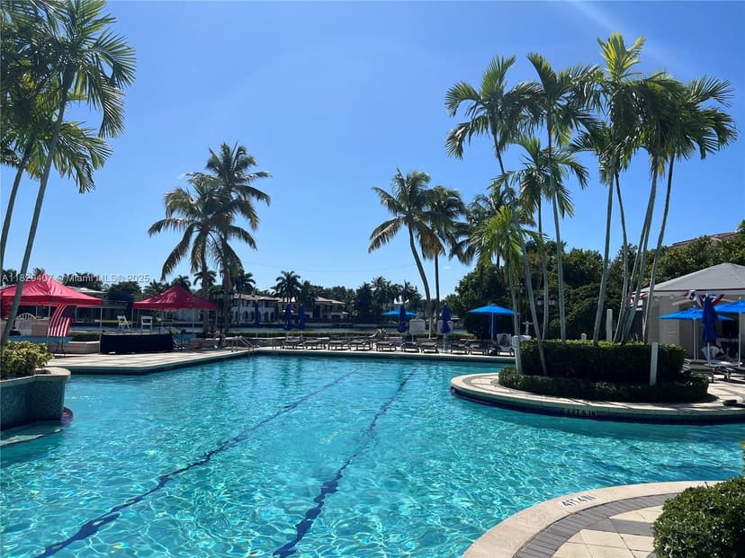 21050 Point Pl # 702, Aventura FL 33180
