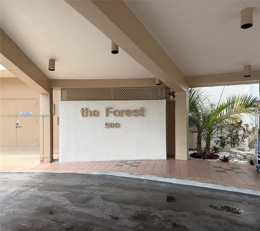 900 Saint Charles Pl # L6, Pembroke Pines FL 33026