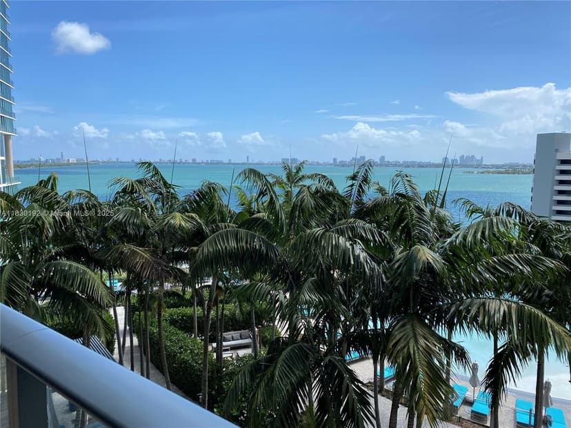 650 NE 32nd St # 802, Miami FL 33137