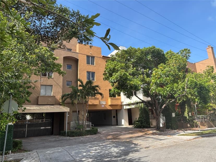 2630 SW 28th St # 34, Miami FL 33133