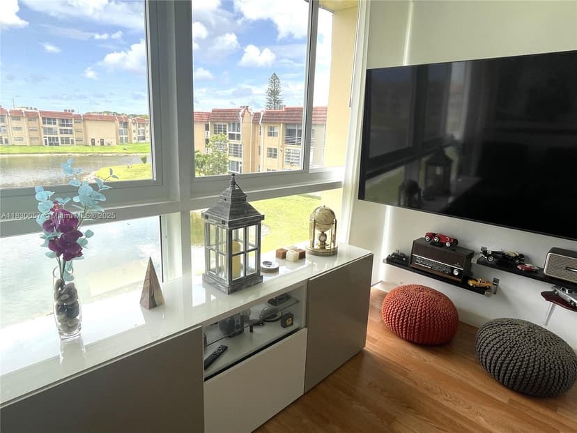 8951 Sunrise Lakes Blvd # 310, Sunrise FL 33322