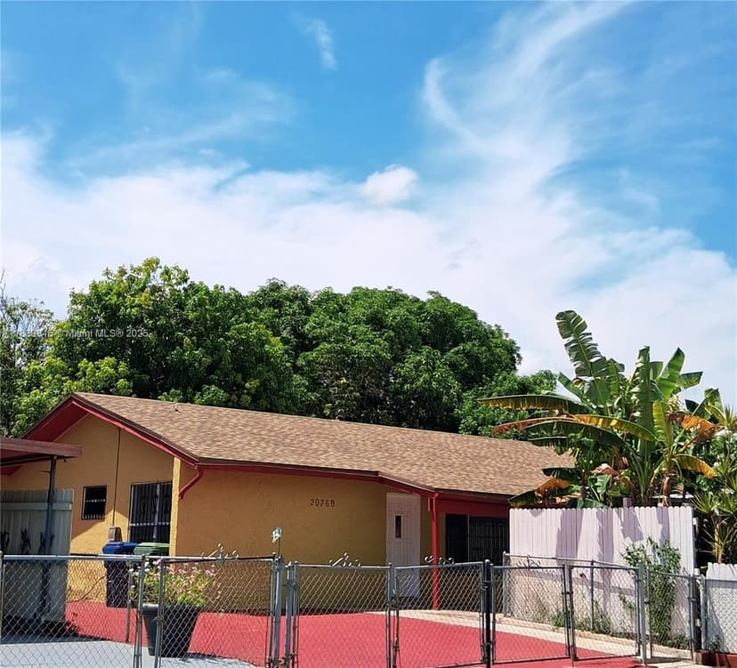 20769 NW 41st Ave Rd, Miami Gardens FL 33055