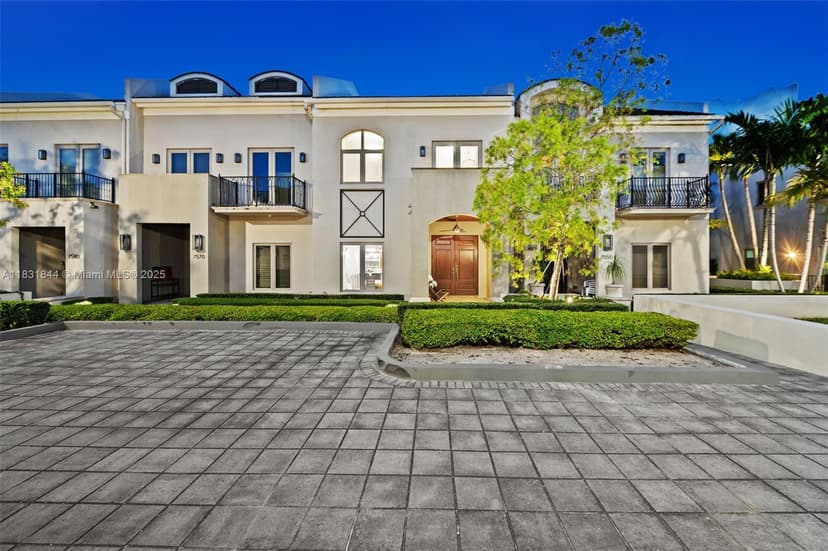 7560 SW 56th Ct, Miami FL 33143