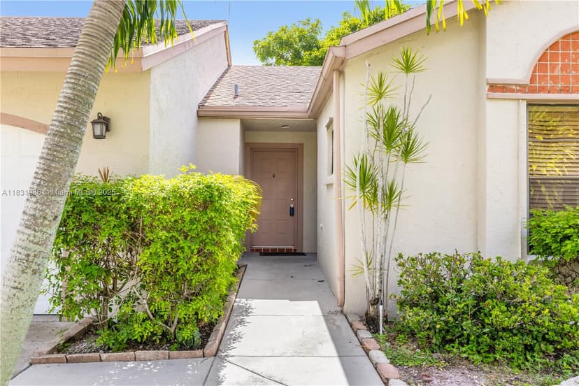 3160 NW 108th Ter, Sunrise FL 33351