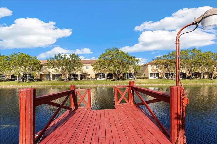 5706 NW 81st Ave, Tamarac FL 33321