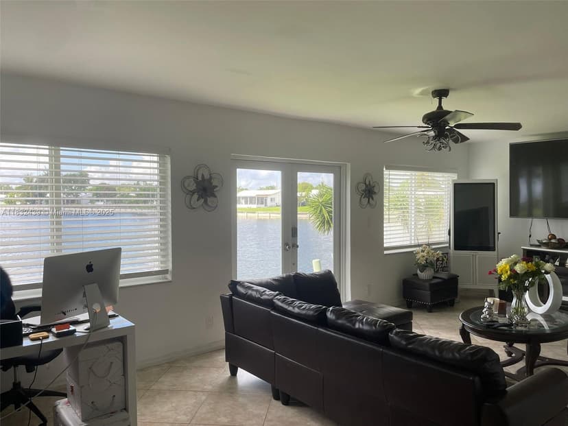 8312 NW 59th St, Tamarac FL 33321