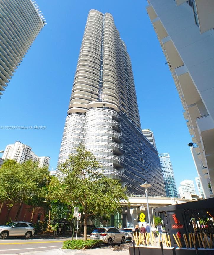 1000 Brickell Plz # 3703, Miami FL 33131