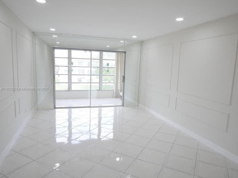 8891 Sunrise Lakes Blvd # 308, Sunrise FL 33322
