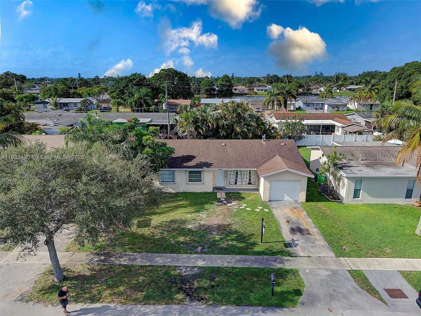11540 NW 33rd St, Sunrise FL 33323