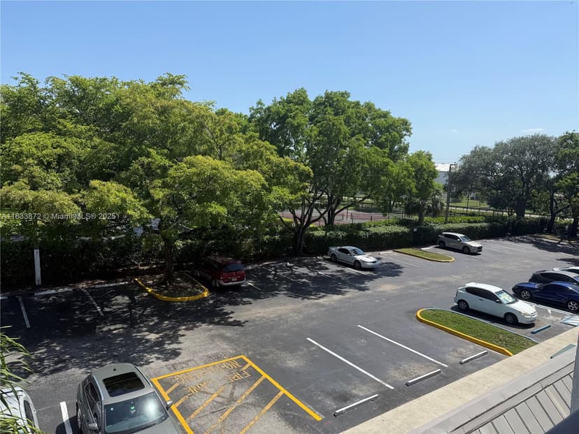 731 N Pine Island Rd # 306, Plantation FL 33324
