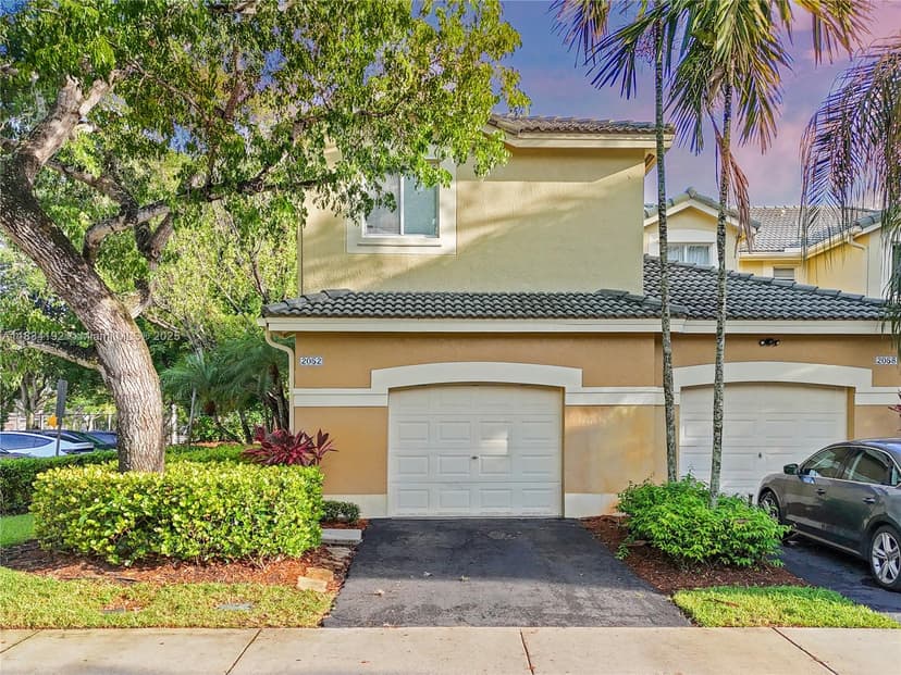 2052 Hacienda Ter, Weston FL 33327