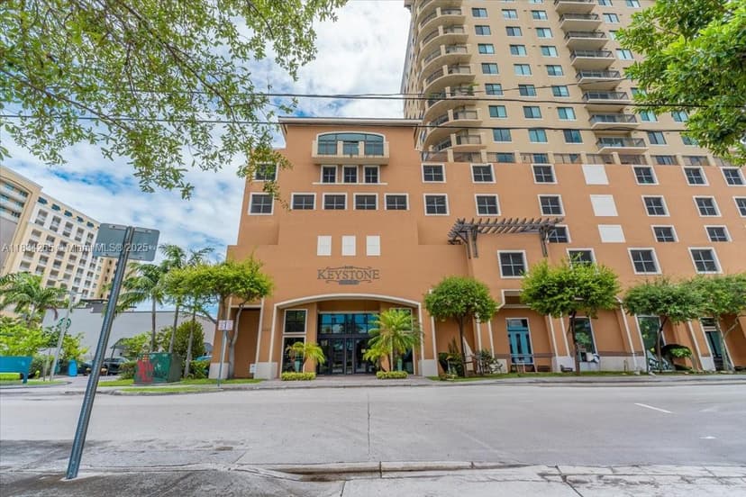4242 NW 2 ST # 1601, Miami FL 33126