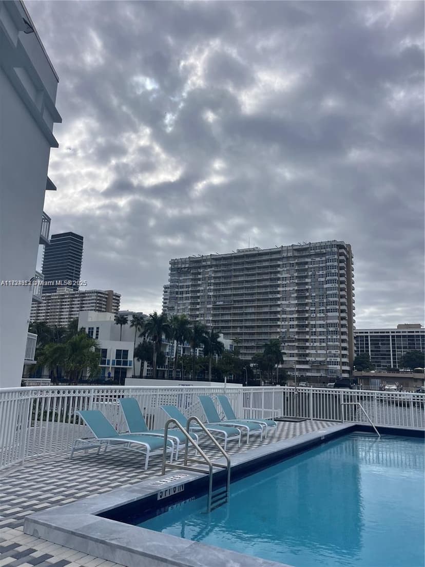1913 S Ocean Dr # 302, Hallandale Beach FL 33009
