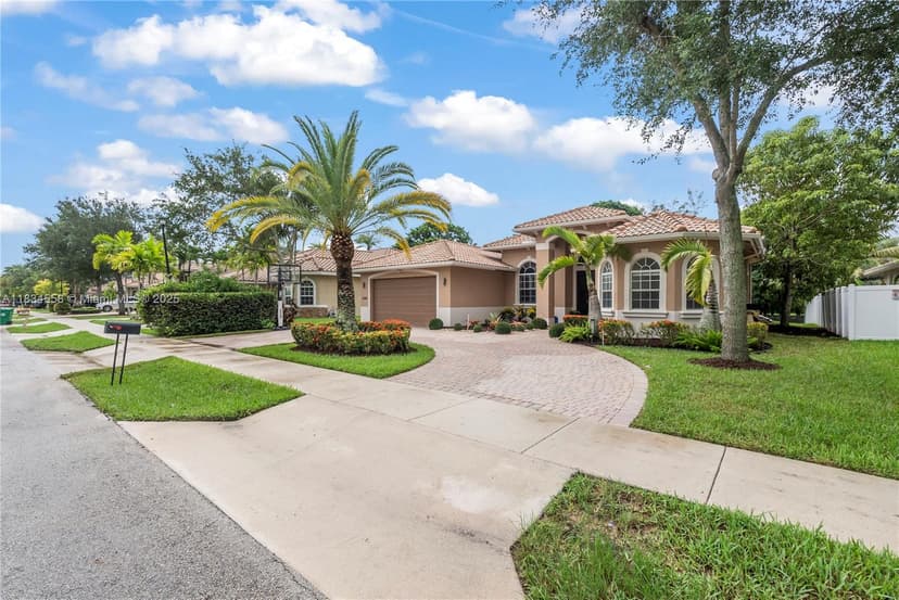 8346 SW 51st St, Fort Lauderdale FL 33328