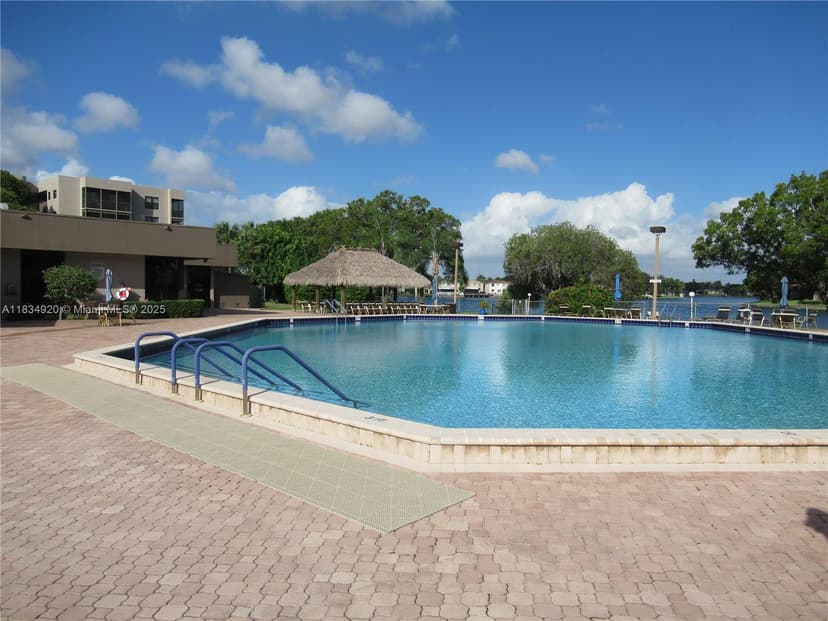 1101 Colony Point Cir # 206, Pembroke Pines FL 33026
