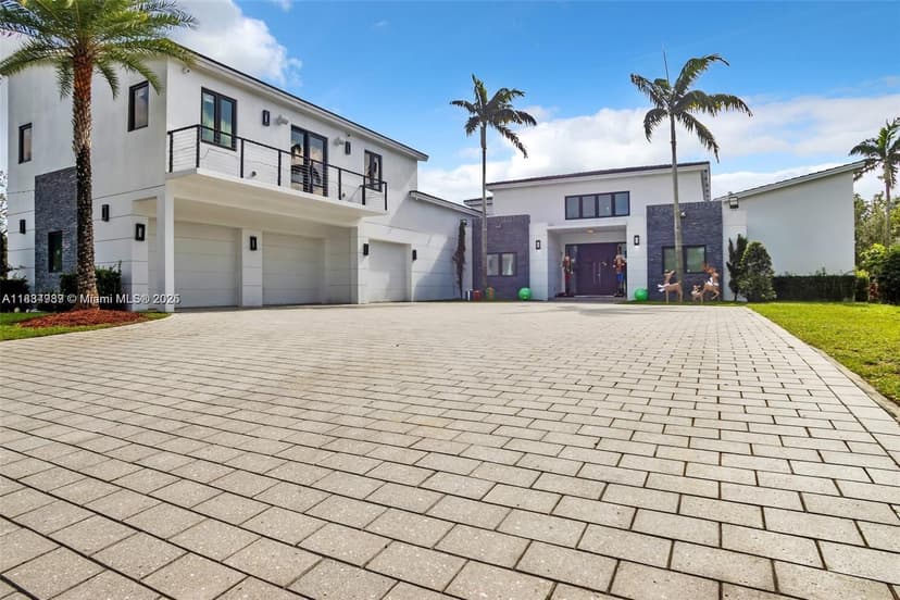 11350 NW 8th St, Plantation FL 33325