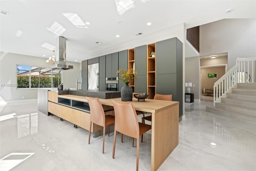 531 Stonemont Dr, Weston FL 33326