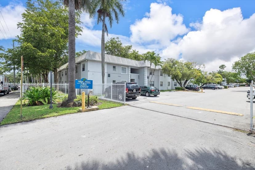 17255 SW 95th Ave # 202, Palmetto Bay FL 33157
