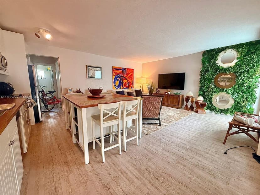 224 Meridian Ave # 10, Miami Beach FL 33139