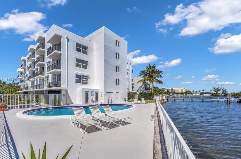301 Croton Ave # 203, Lantana FL 33462