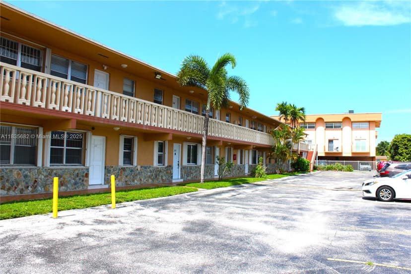 1154 W 35th St # 221, Hialeah FL 33012