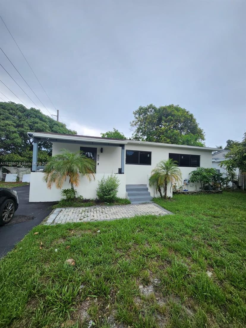 817 NW 17th St, Fort Lauderdale FL 33311