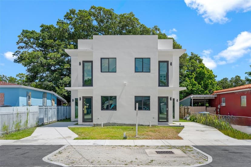 1271 NW 38th St, Miami FL 33142