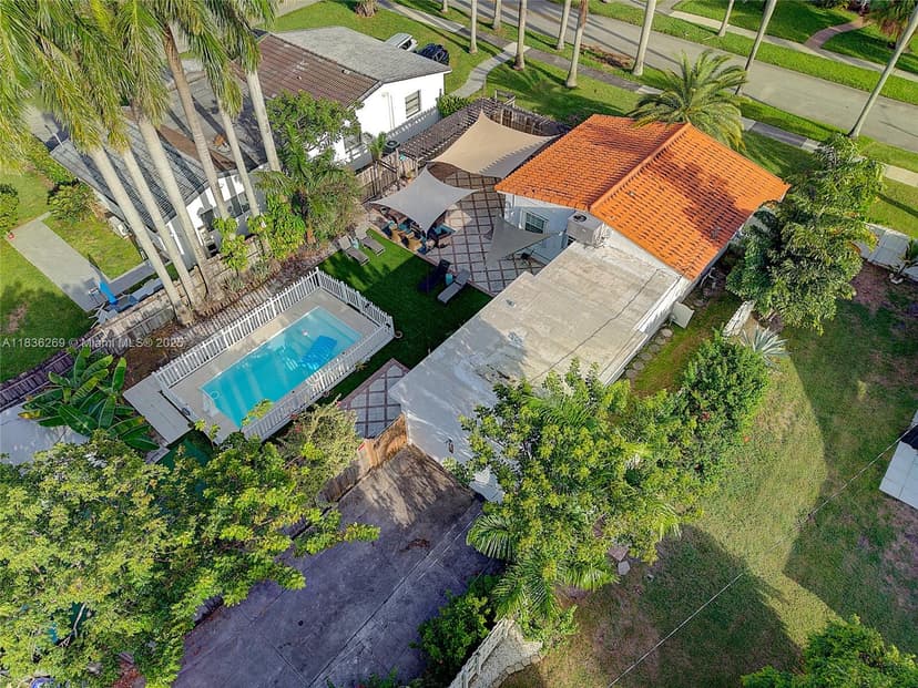 1611 Mayo Streeet, Hollywood FL 33020