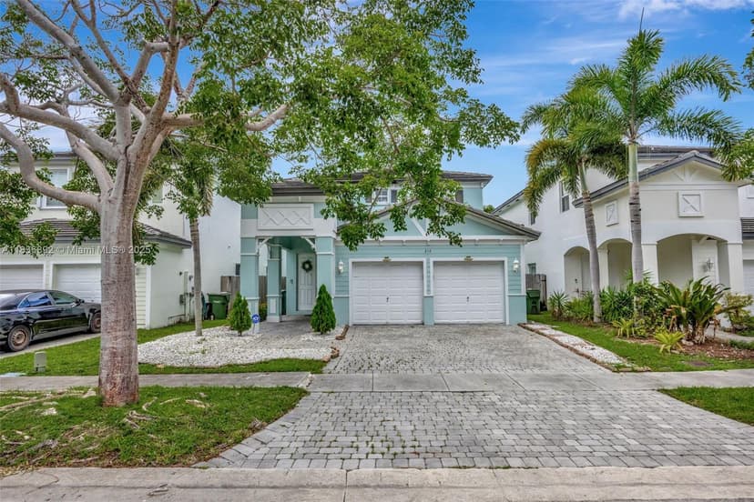 216 NE 36th Ter, Homestead FL 33033