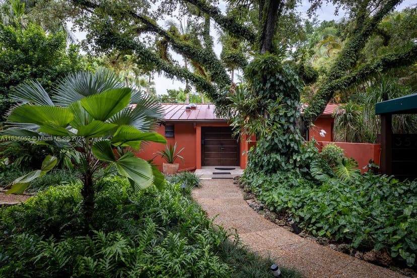 3570 Avocado Ave, Miami FL 33133