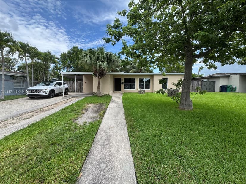 9761 Bahama Dr, Cutler Bay FL 33189