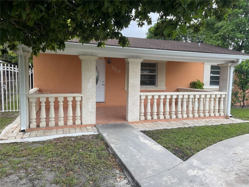 320 E 58th St, Hialeah FL 33013