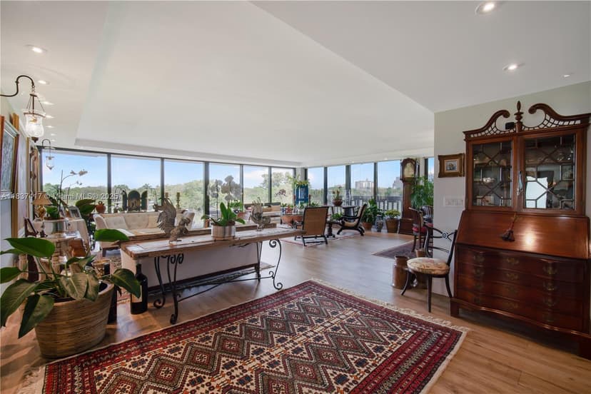 700 Coral Way # 4, Coral Gables FL 33134